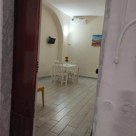 Villa A Due Passi Da Dante Deluxe Neapel Exterior foto