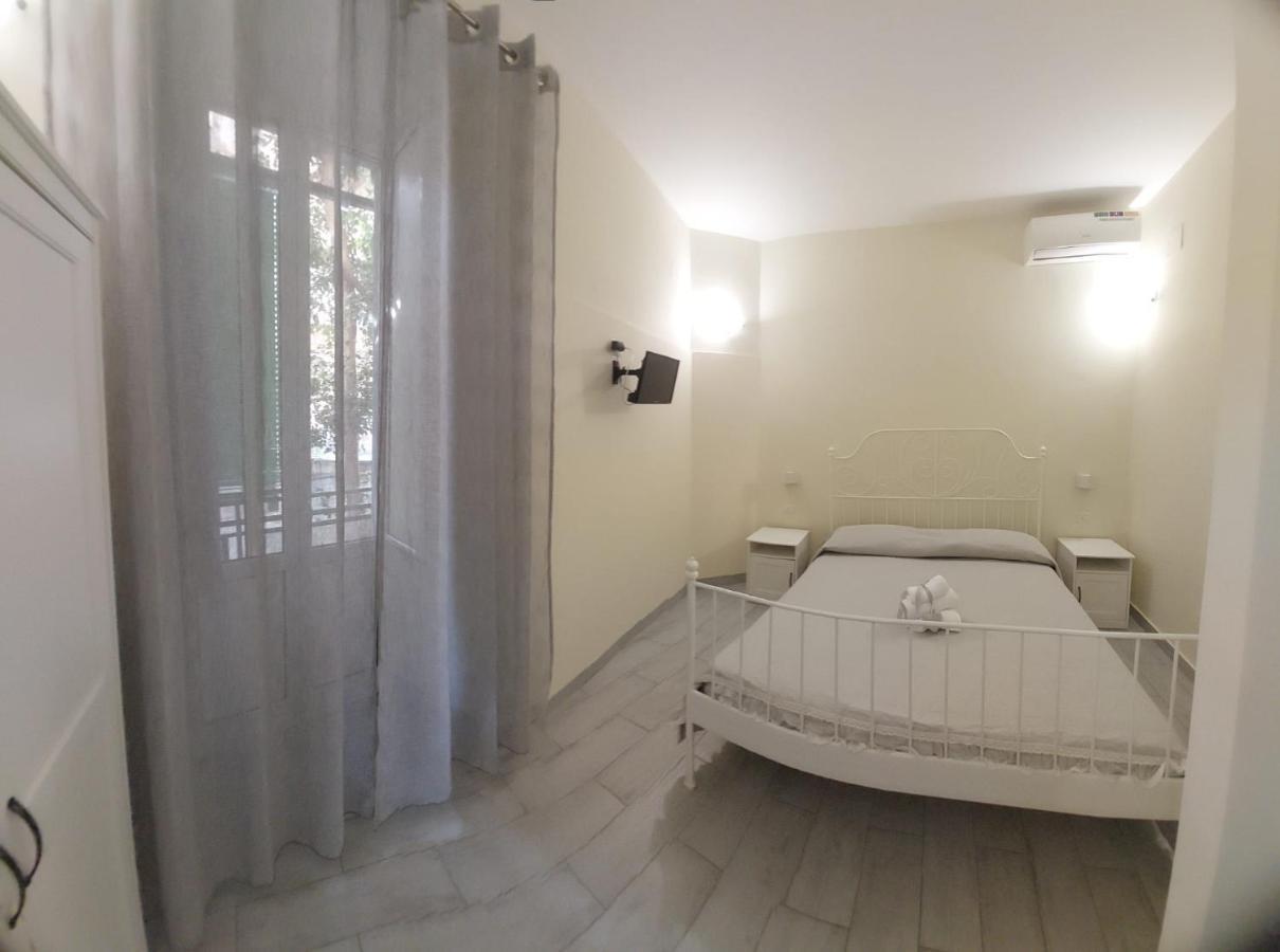 Villa A Due Passi Da Dante Deluxe Neapel Exterior foto